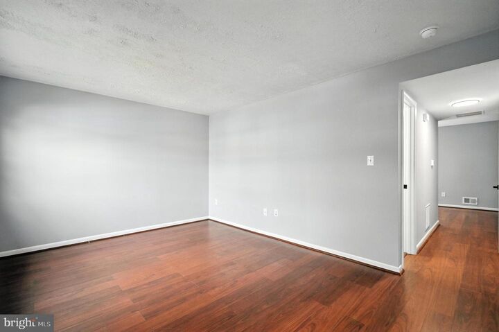 Property Photo: 2421 Kilpatrick Place VA 22026