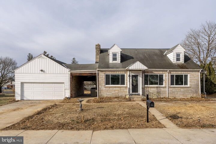 Property Photo: 625 N Lincoln Street PA 17078