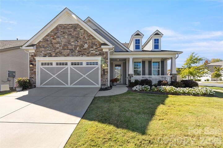 Property Photo: 5827 Cheerful Lane NC 28215