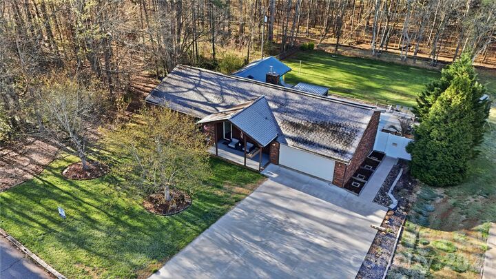 Property Photo: 1421 Whispering Hill Trail NC 28092