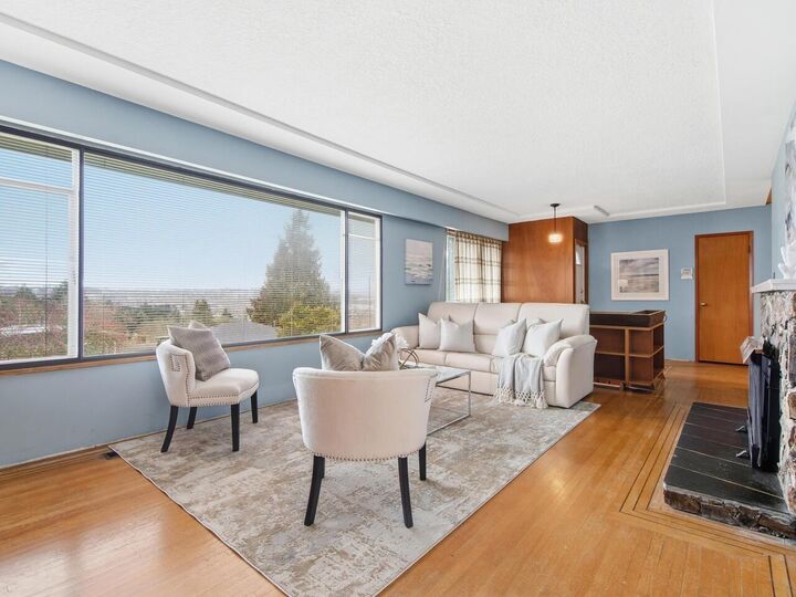 Property Photo: 11264 135A Street BC V3R 3A9