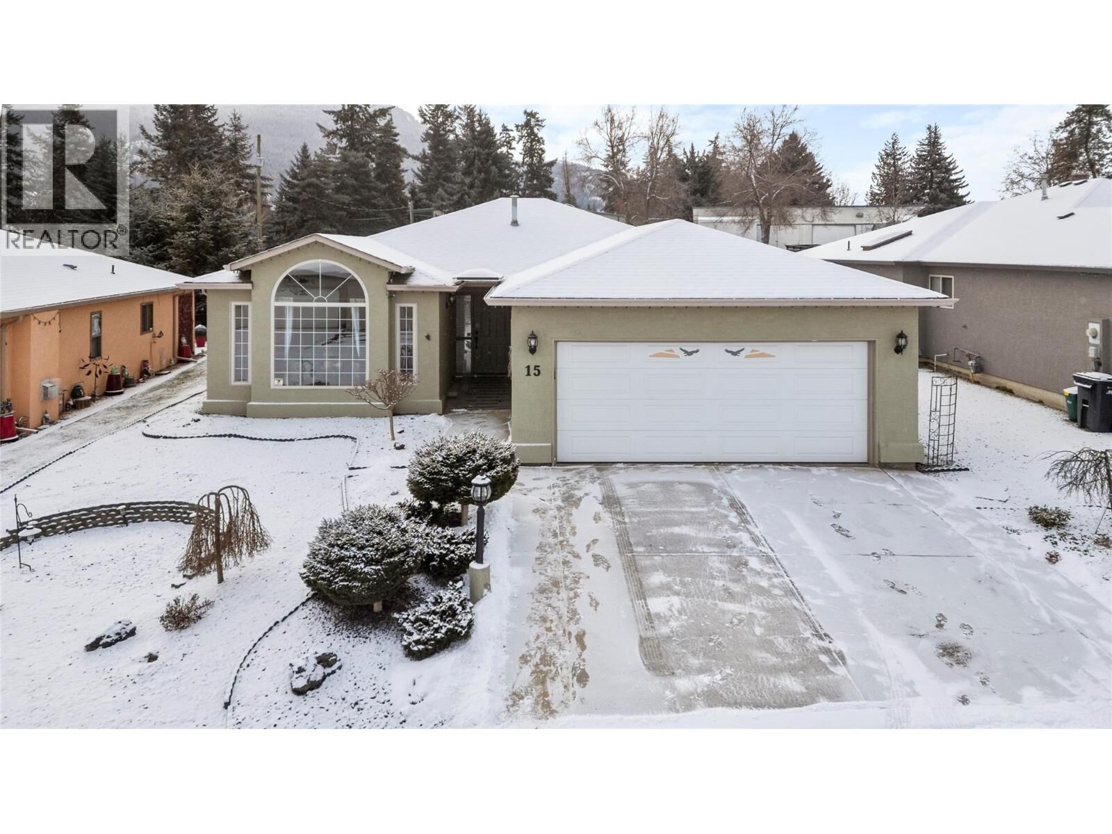 Property Photo:  2595 Catherine Place 15  BC V4Y 2A4 