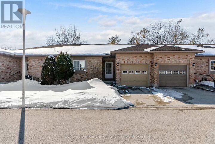 Property Photo: 7 Brookside Place ON N0M 1S2