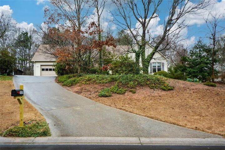 Property Photo: 2630 Cambridge Hills Road GA 30041