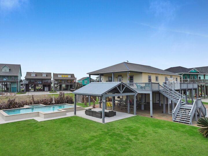 Property Photo:  959 Tidelands Drive  TX 77650 
