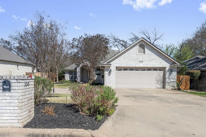 Property Photo: 356 Mahan Street TX 78654