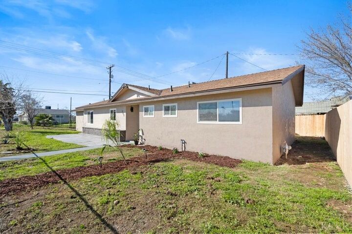 Property Photo:  760 NE Crass Avenue  CA 93230 