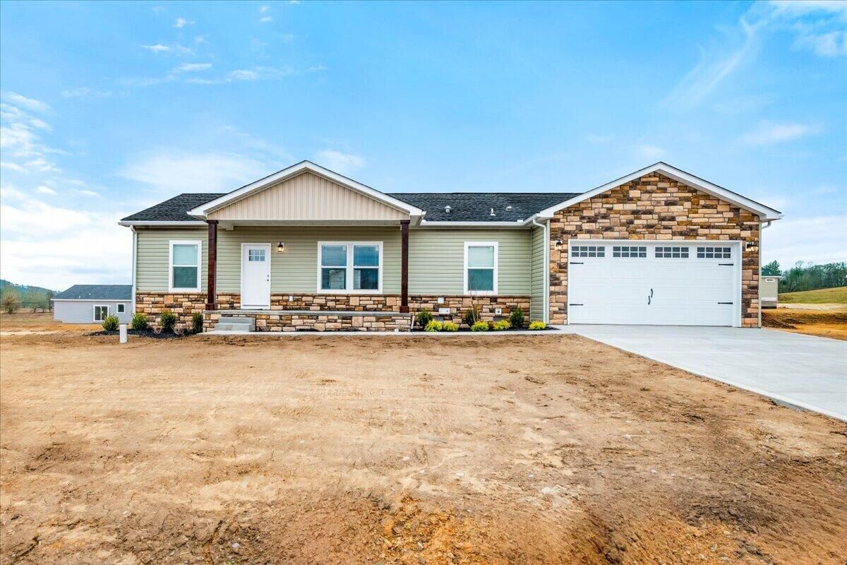 Property Photo:  831 Sam Black Road  KY 40741 