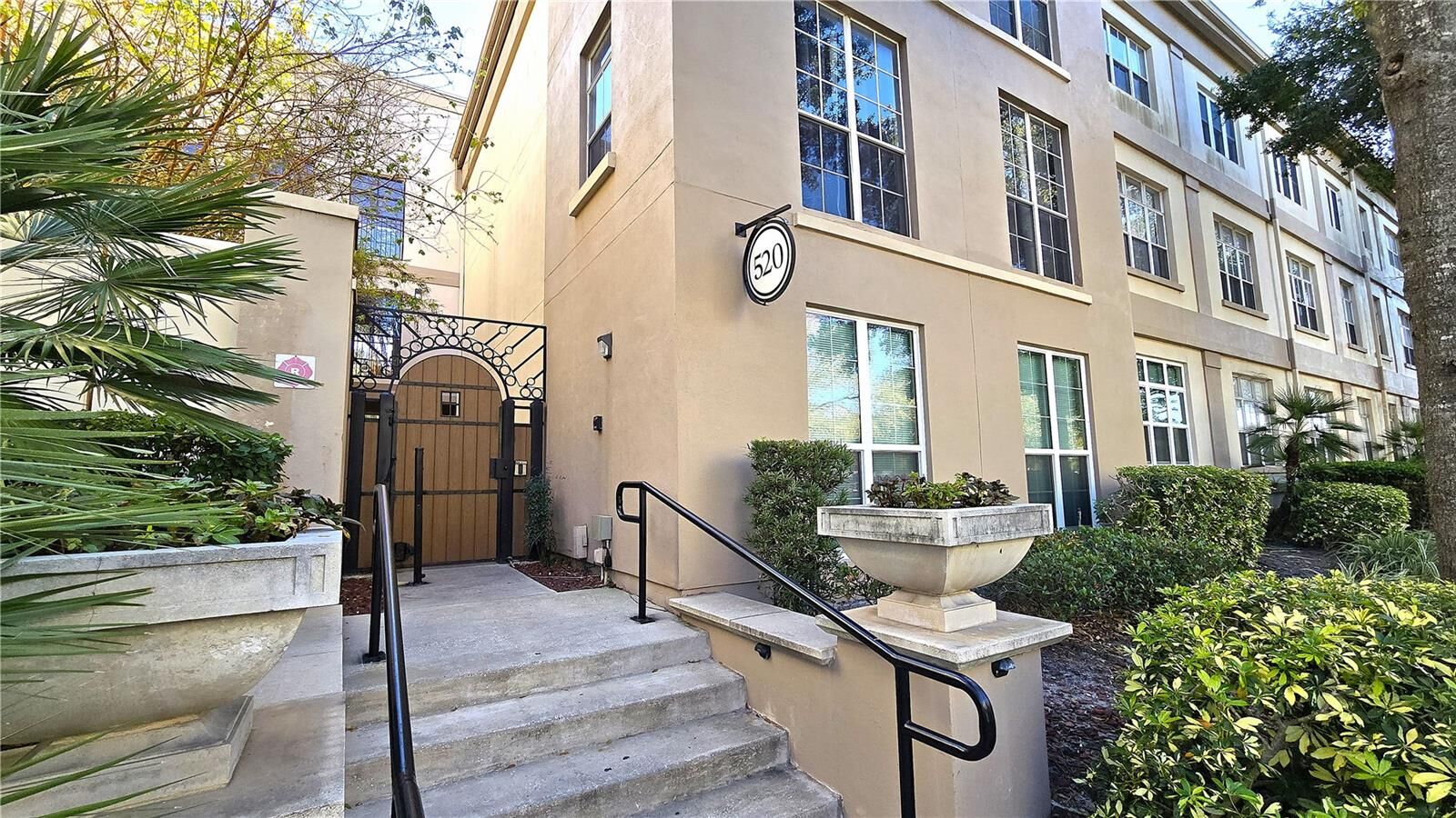 Property Photo:  520 S Armenia Avenue 1238  FL 33609 