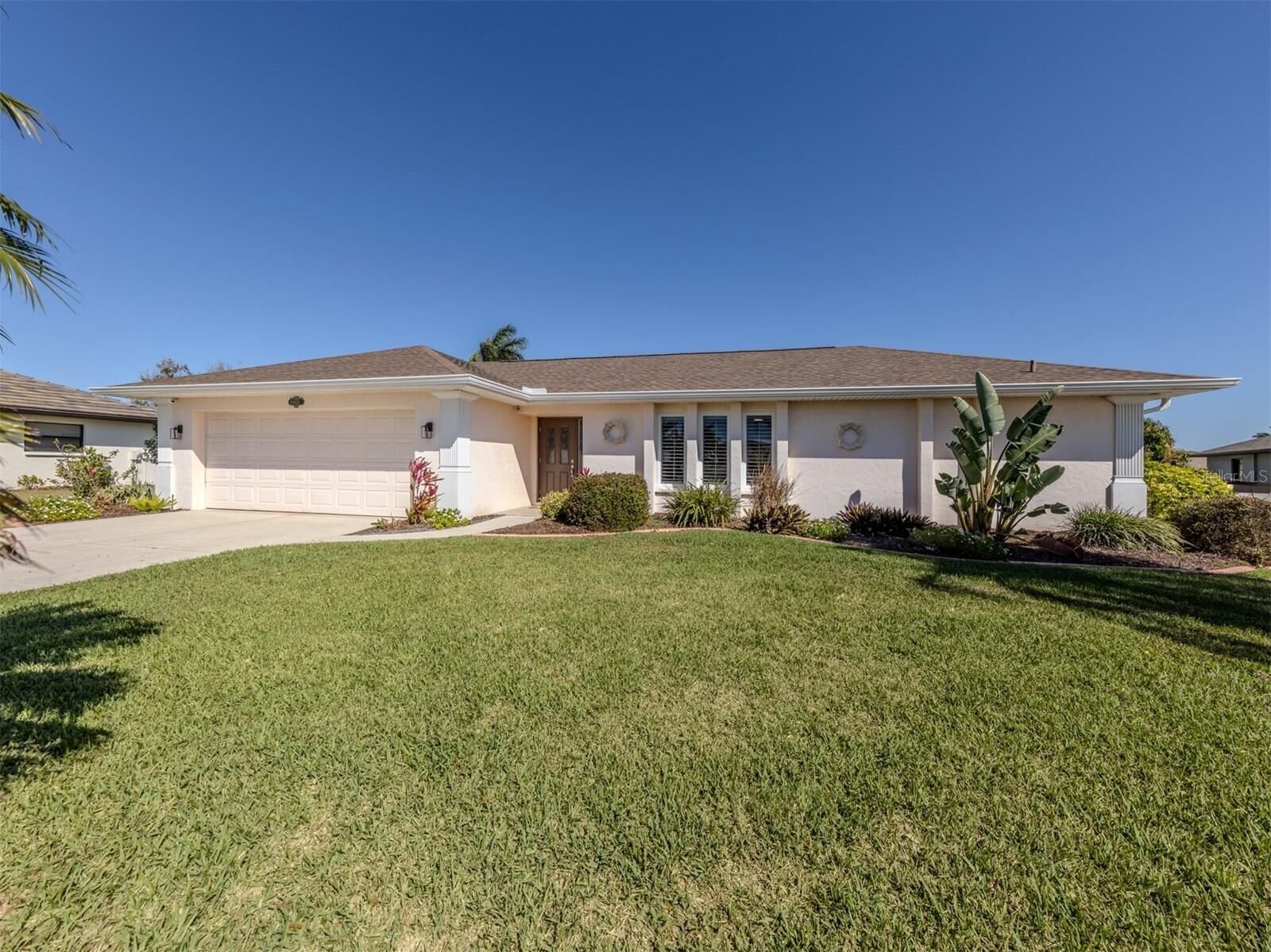 Property Photo:  1832 Ironwood Court  FL 34293 