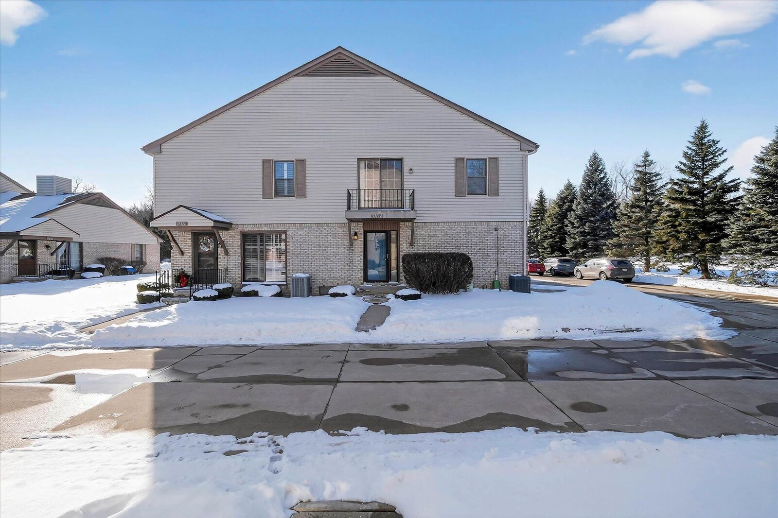 Property Photo:  35132 N Bay Circle 16  MI 48045 