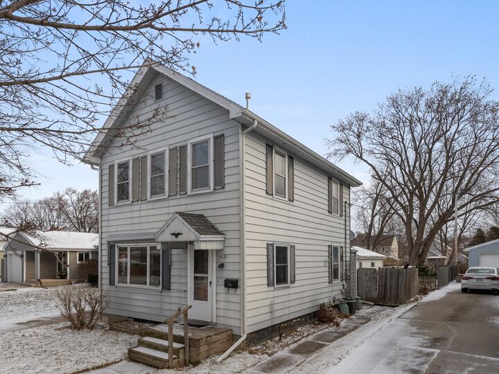 Property Photo:  2613 N 10th St  WI 53083 