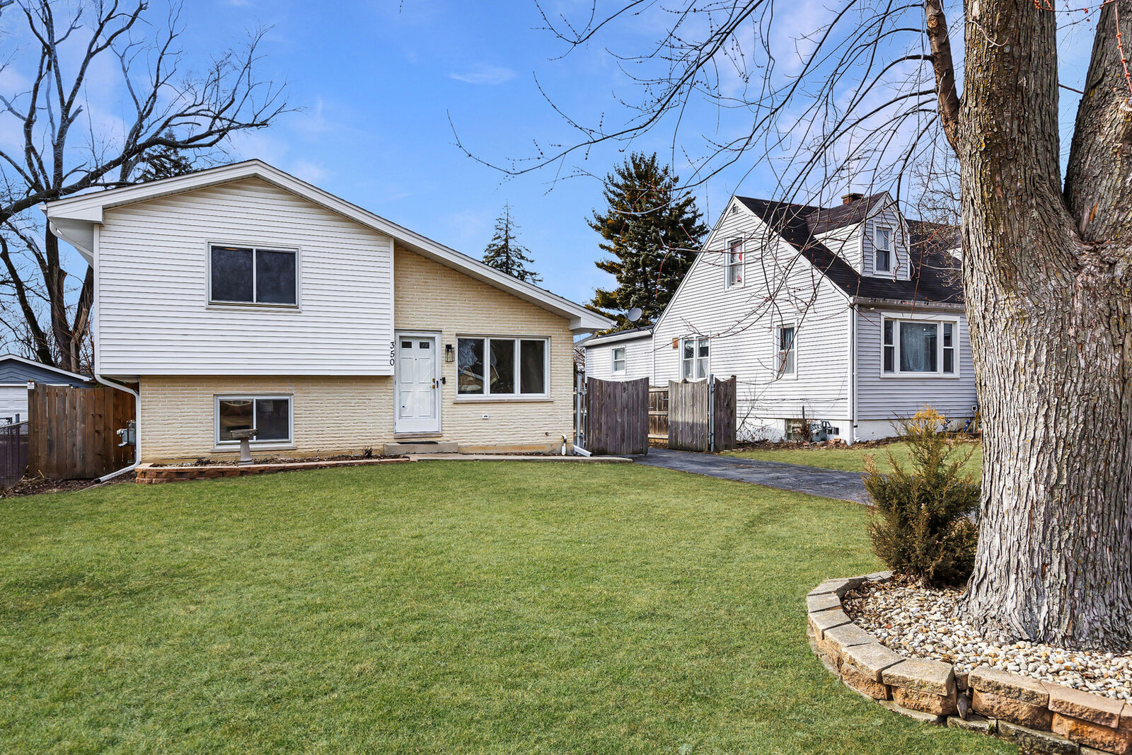 Property Photo:  350 N Central Avenue  IL 60191 