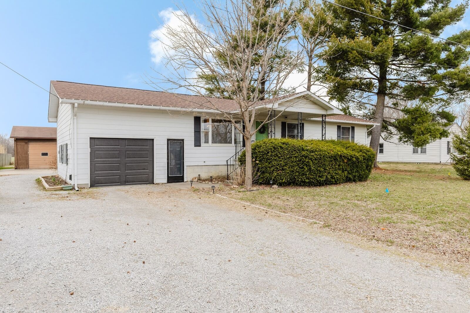 Property Photo:  657 US Route 51  IL 62832 