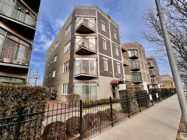 Property Photo: 7934 W Grand Avenue 2W IL 60707
