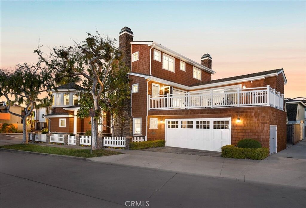 Property Photo:  1701 E Balboa Boulevard  CA 92661 