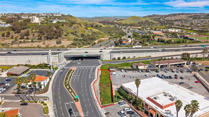 Property Photo: 524 E Avenida Pico CA 92672