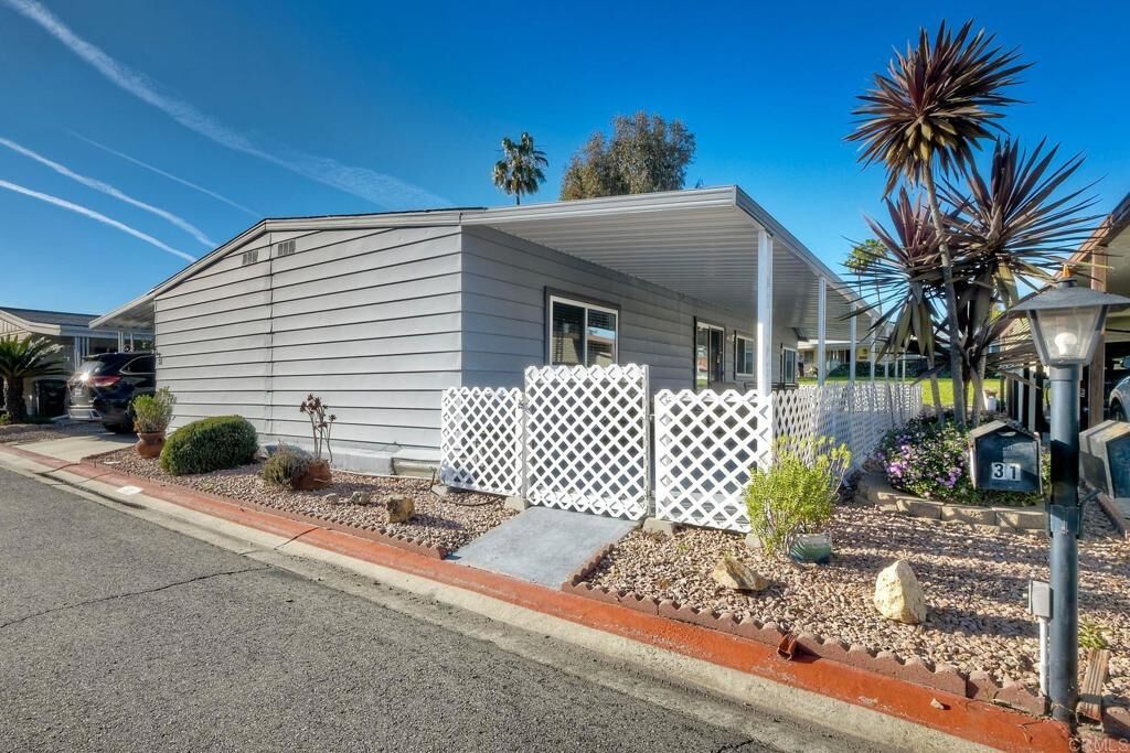 Property Photo:  2250 N Broadway 31  CA 92026 