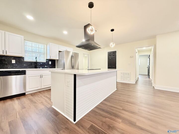 Property Photo:  3705 Cerro Vista Street SW  AL 35805 