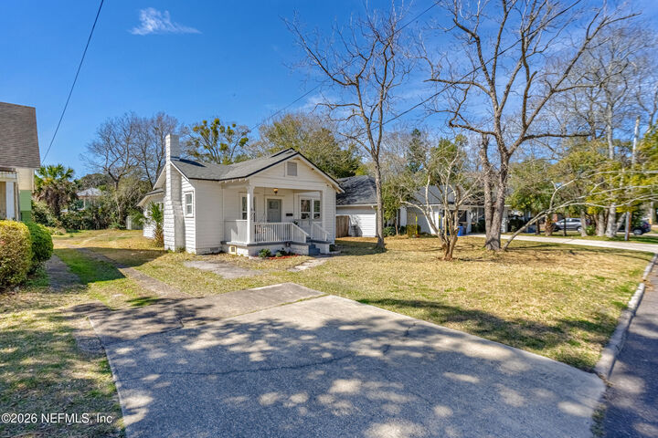 Property Photo: 822 Talbot Avenue FL 32205