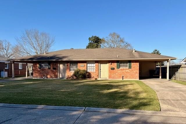 Property Photo: 108 Live Oak Drive B LA 70037