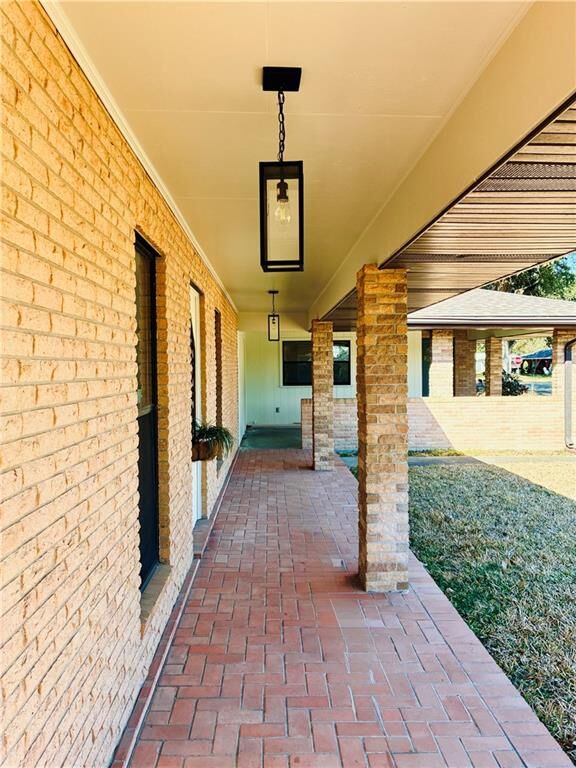 Property Photo:  571 Oak Street  LA 70079 