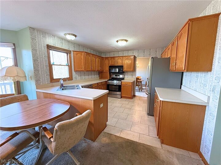 Property Photo:  6948 Meander Reserve Court  OH 44406 