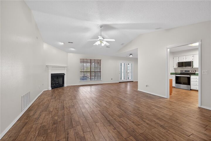 Property Photo:  910 26th Street  AR 72756 