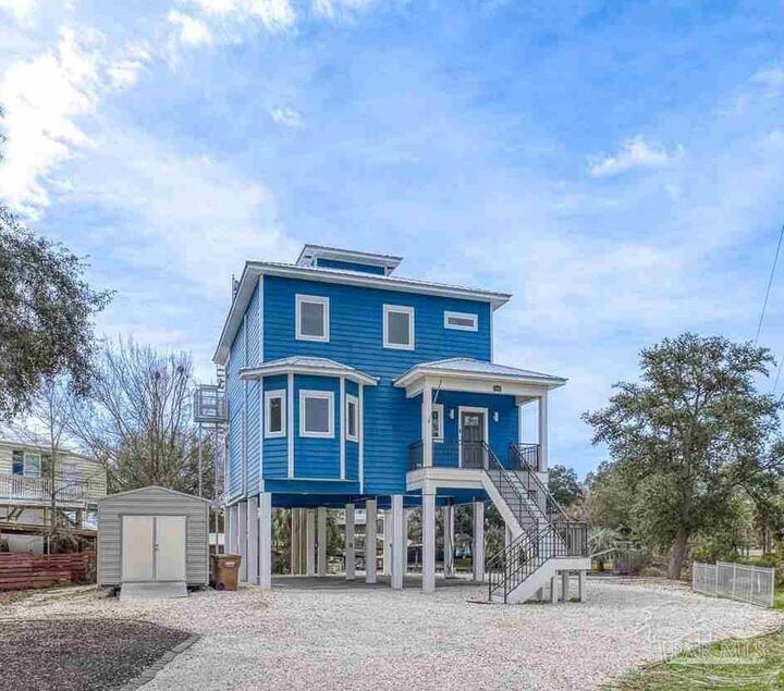 Property Photo:  1045 Magnolia Ln  FL 32563 