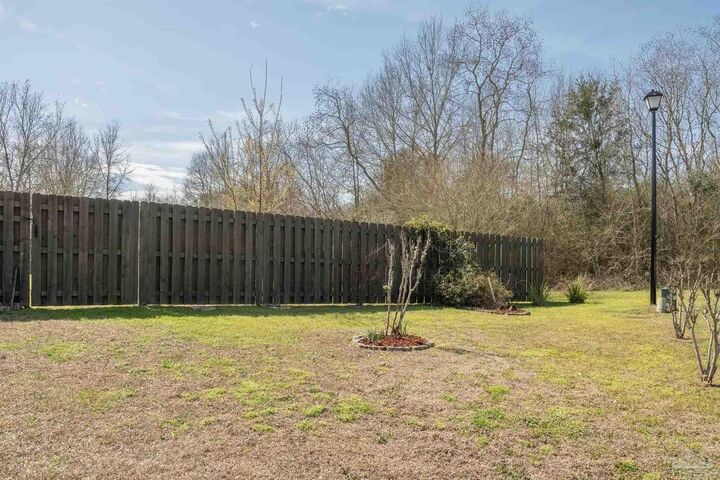Property Photo:  1293 Wadcutter Ct  FL 32533 