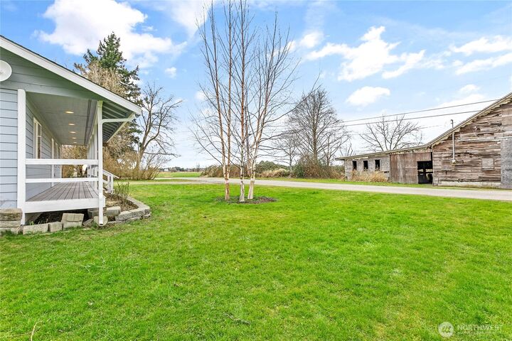 Property Photo:  303  Hayes Street  WA 98276 