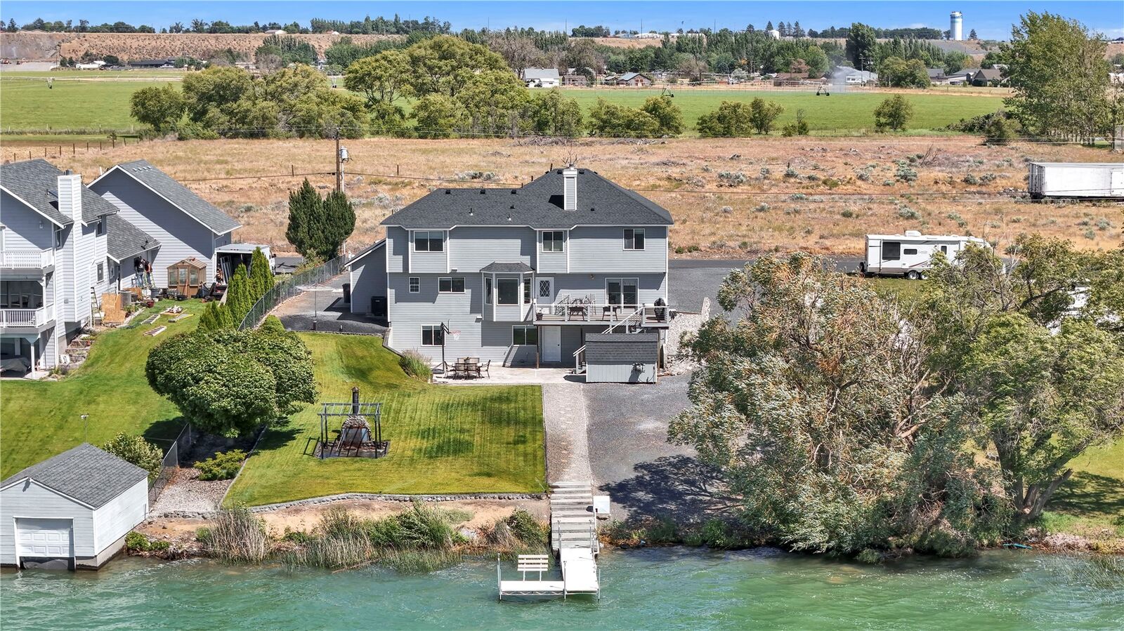 Property Photo:  4114  Shorecrest Drive NE  WA 98837 