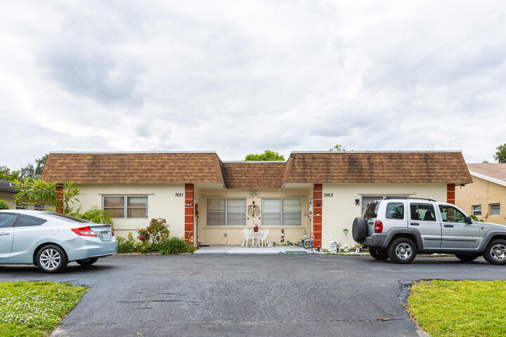 Property Photo:  7651 NW 74th Avenue 1-2  FL 33321 
