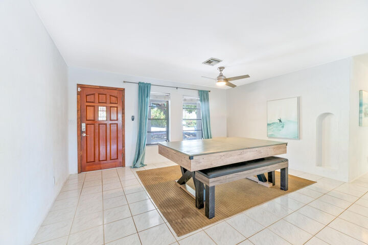 Property Photo:  1574 NE 38th Street  FL 33334 