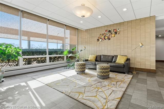 Property Photo:  8900 E E Jefferson Avenue 112  MI 48214 