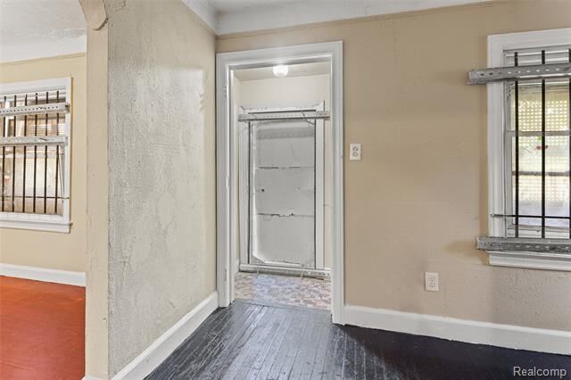 Property Photo:  9910 Somerset Avenue  MI 48224 