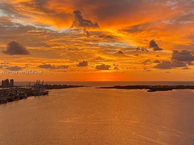 Property Photo:  650 West Ave 1401  FL 33139 