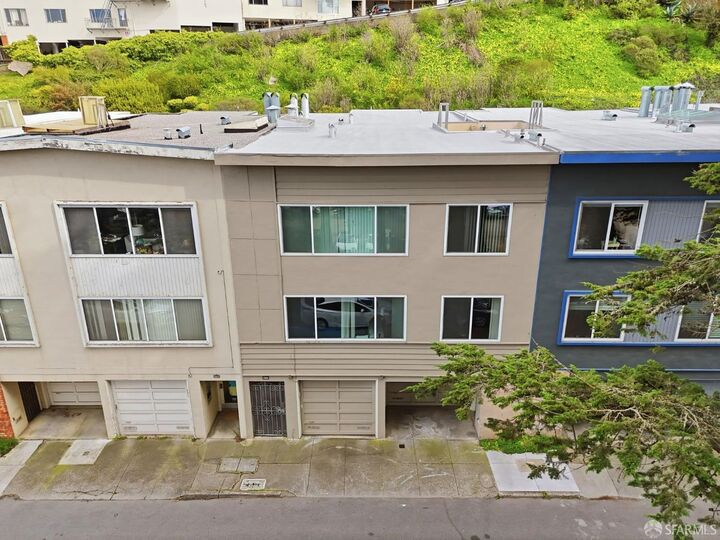 Property Photo: 132 Locksley Avenue CA 94122