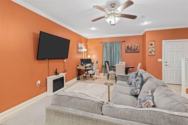 Property Photo: 1500 Lacadie Drive J LA 70605