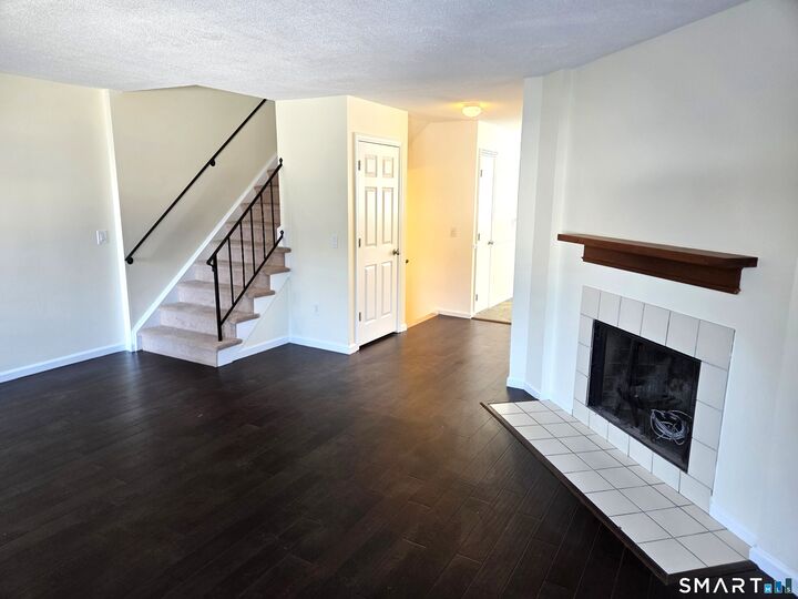 Property Photo:  27 Crows Nest Lane 8F  CT 06810 