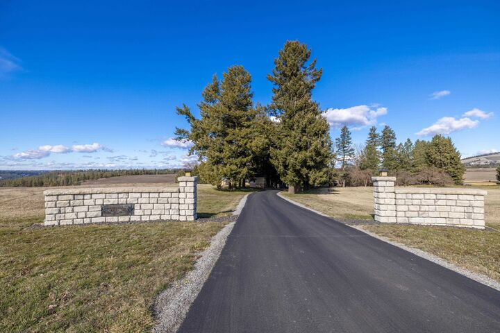 Property Photo:  3311 E Chisholm Ln  WA 99223 