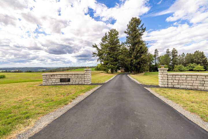 Property Photo:  3311 E Chisholm Ln  WA 99223 
