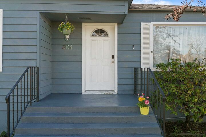 Property Photo: 204 E Princeton Ave WA 99207