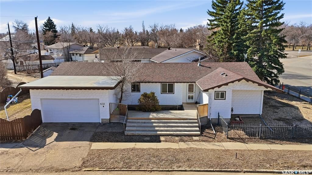 Property Photo: 601 Centre Street SK S0H 0B0