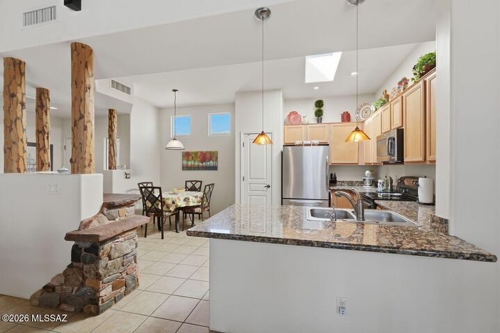 Property Photo: 11324 N Mountain Meadow Place AZ 85737