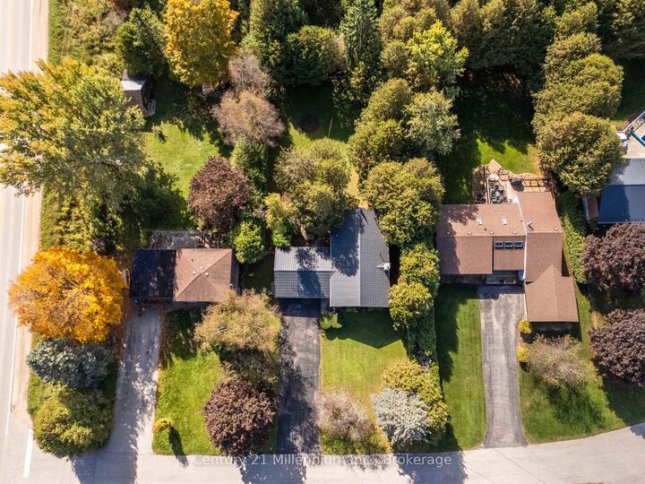 Property Photo: 104 Glenwood Place ON N0C 1H0