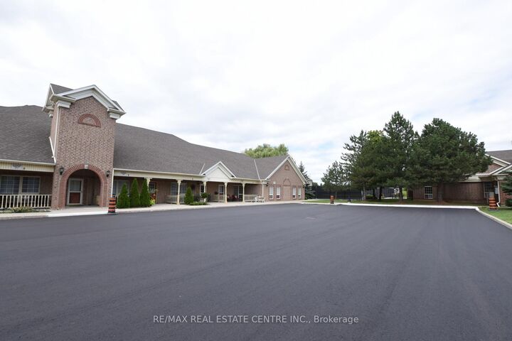 Property Photo: 60 Natalia Avenue 2 ON L0R 1W0