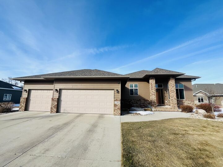 Property Photo: 2301 SE 16th Ave SD 57401