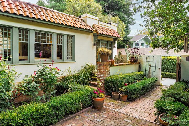 Property Photo: 177 Miller Avenue CA 94941