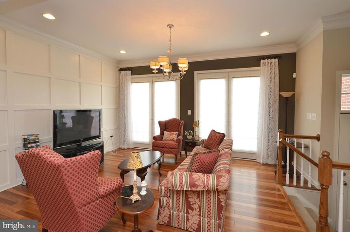 Property Photo:  43291 Mitcham Square  VA 20148 